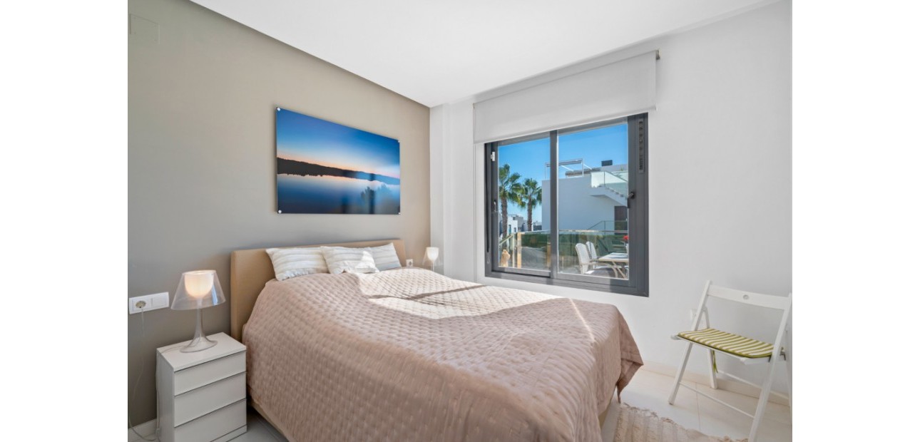 Venta - Adosado -
Punta Prima