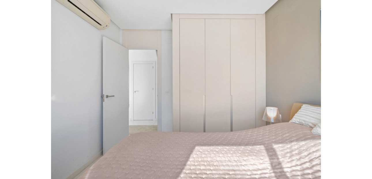 Venta - Adosado -
Punta Prima