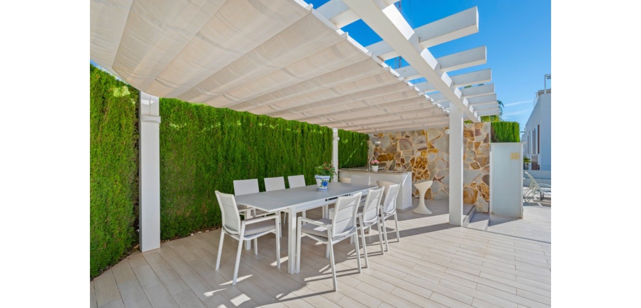 Venta - Adosado -
Punta Prima