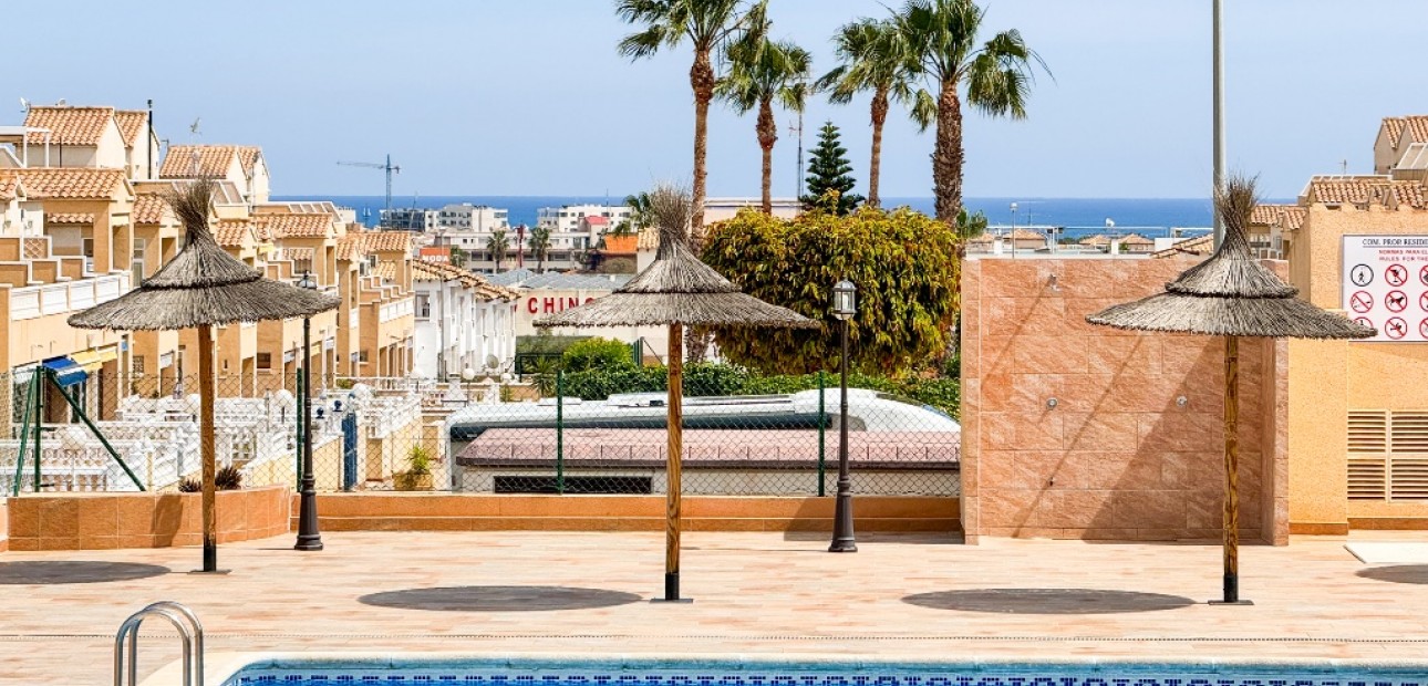 Sale - Apartment / flat -
Punta Prima