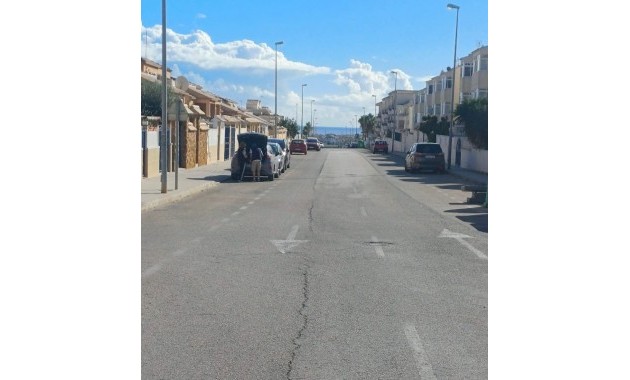 Sale - Apartment / flat -
Punta Prima