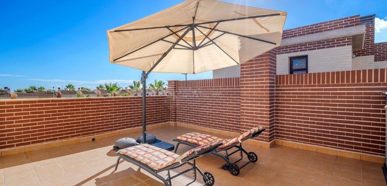 Venta - Apartamento / piso -
Lomas de Cabo Roig