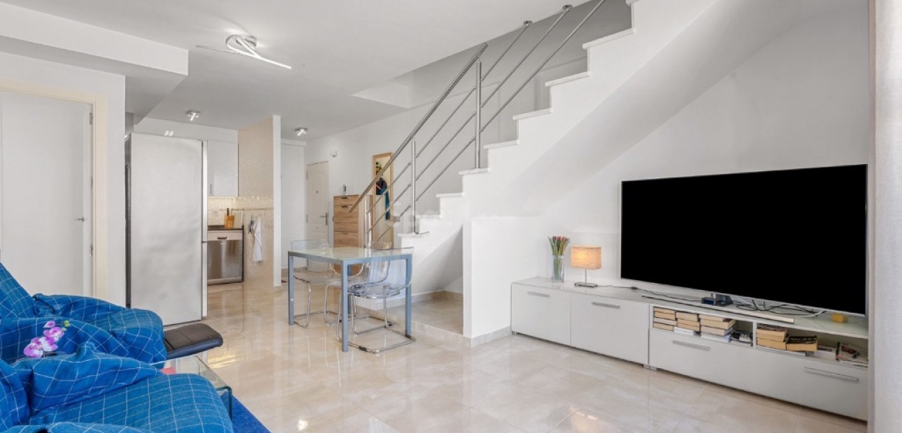 Venta - Apartamento / piso -
Lomas de Cabo Roig