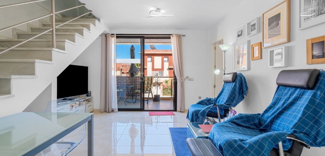 Venta - Apartamento / piso -
Lomas de Cabo Roig