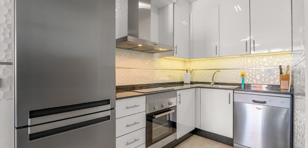 Venta - Apartamento / piso -
Lomas de Cabo Roig