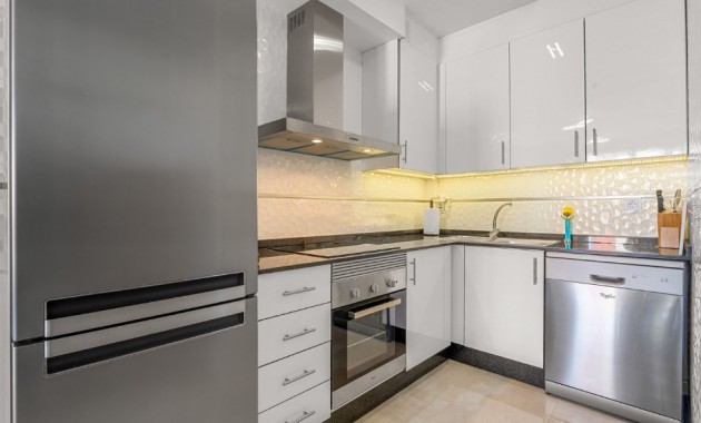 Venta - Apartamento / piso -
Lomas de Cabo Roig