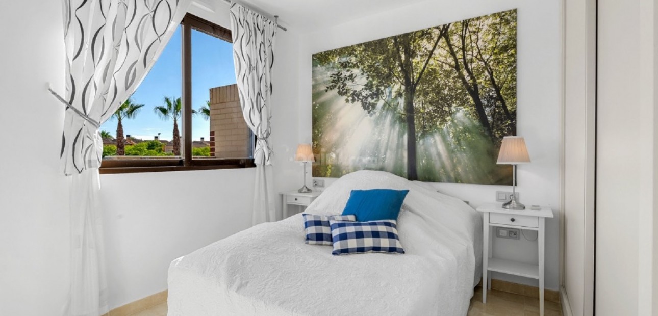 Venta - Apartamento / piso -
Lomas de Cabo Roig