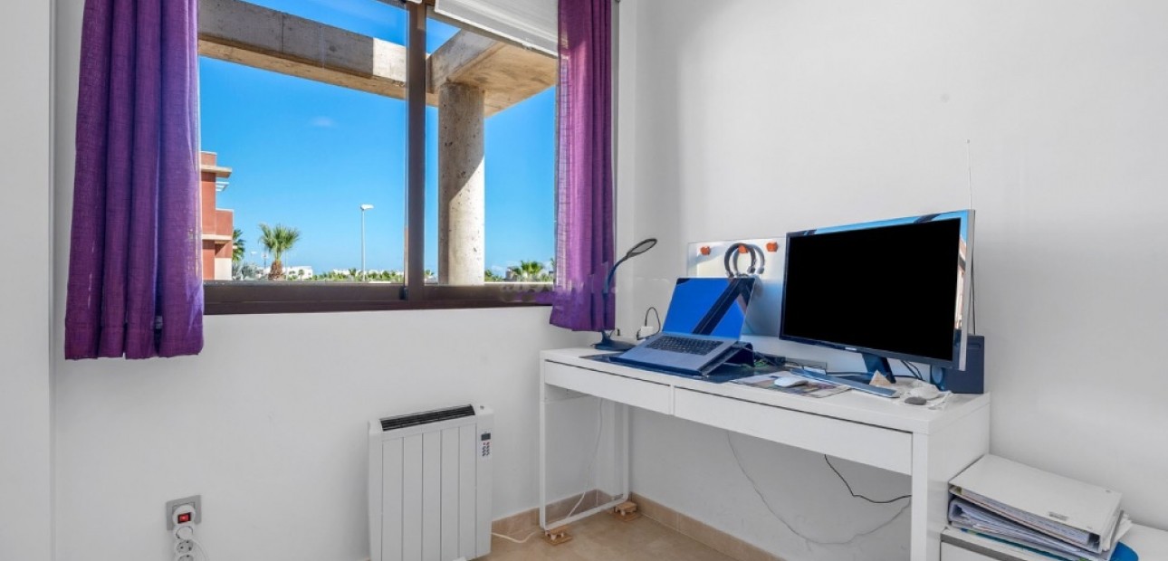 Venta - Apartamento / piso -
Lomas de Cabo Roig