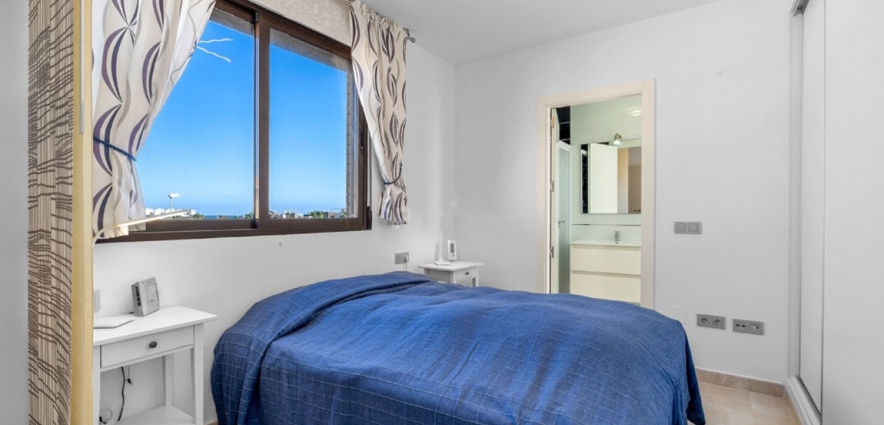 Venta - Apartamento / piso -
Lomas de Cabo Roig