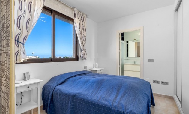 Venta - Apartamento / piso -
Lomas de Cabo Roig