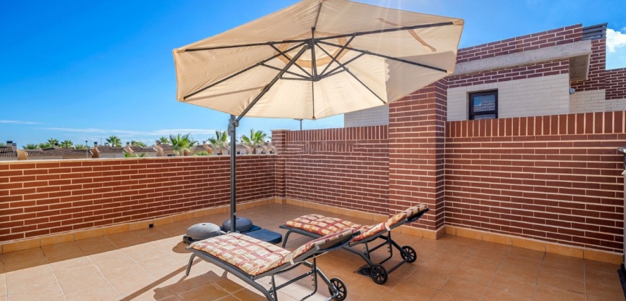 Venta - Apartamento / piso -
Lomas de Cabo Roig