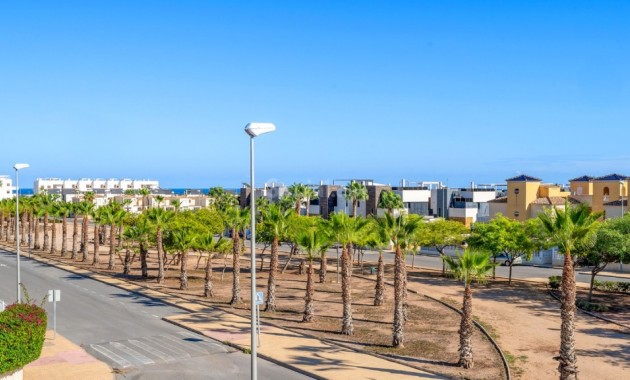 Venta - Apartamento / piso -
Lomas de Cabo Roig