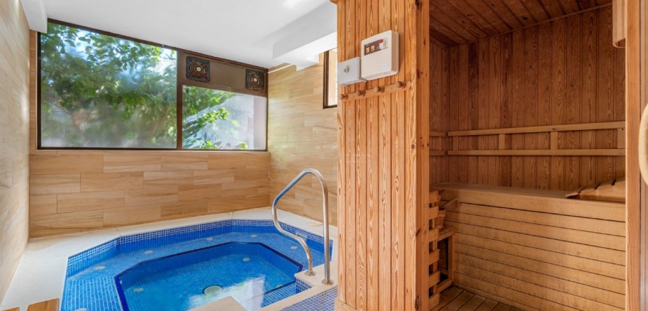 Venta - Apartamento / piso -
Lomas de Cabo Roig