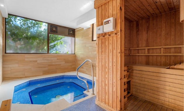 Venta - Apartamento / piso -
Lomas de Cabo Roig