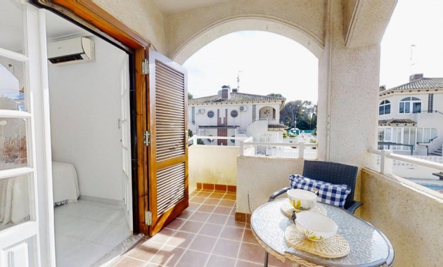 Venta - Apartamento / piso -
Punta Prima