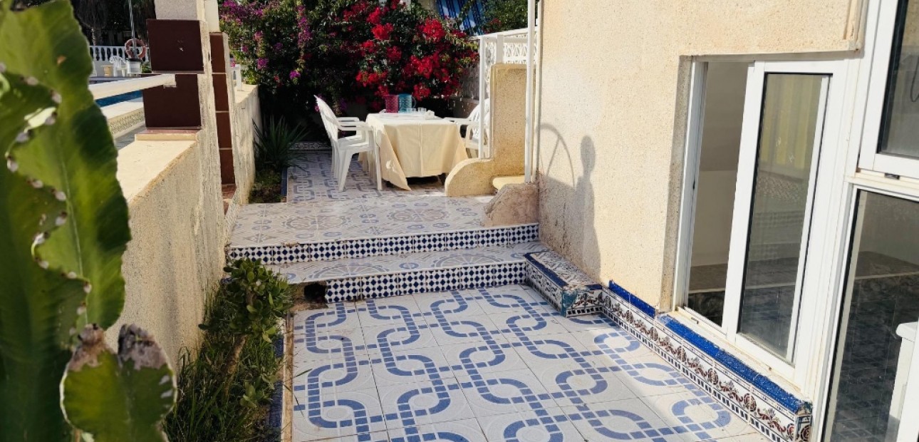 Venta - Apartamento / piso -
Punta Prima