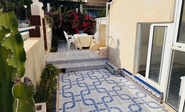 Venta - Apartamento / piso -
Punta Prima