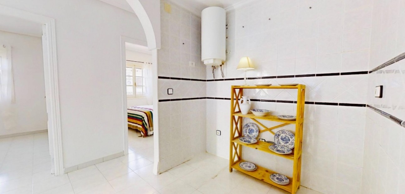 Venta - Apartamento / piso -
Punta Prima