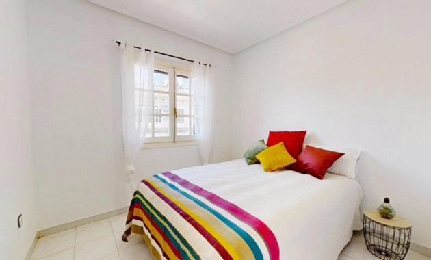 Venta - Apartamento / piso -
Punta Prima