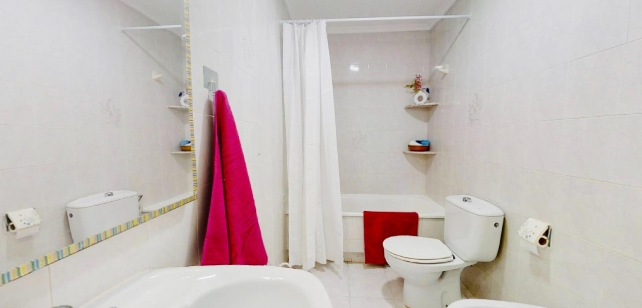 Venta - Apartamento / piso -
Punta Prima