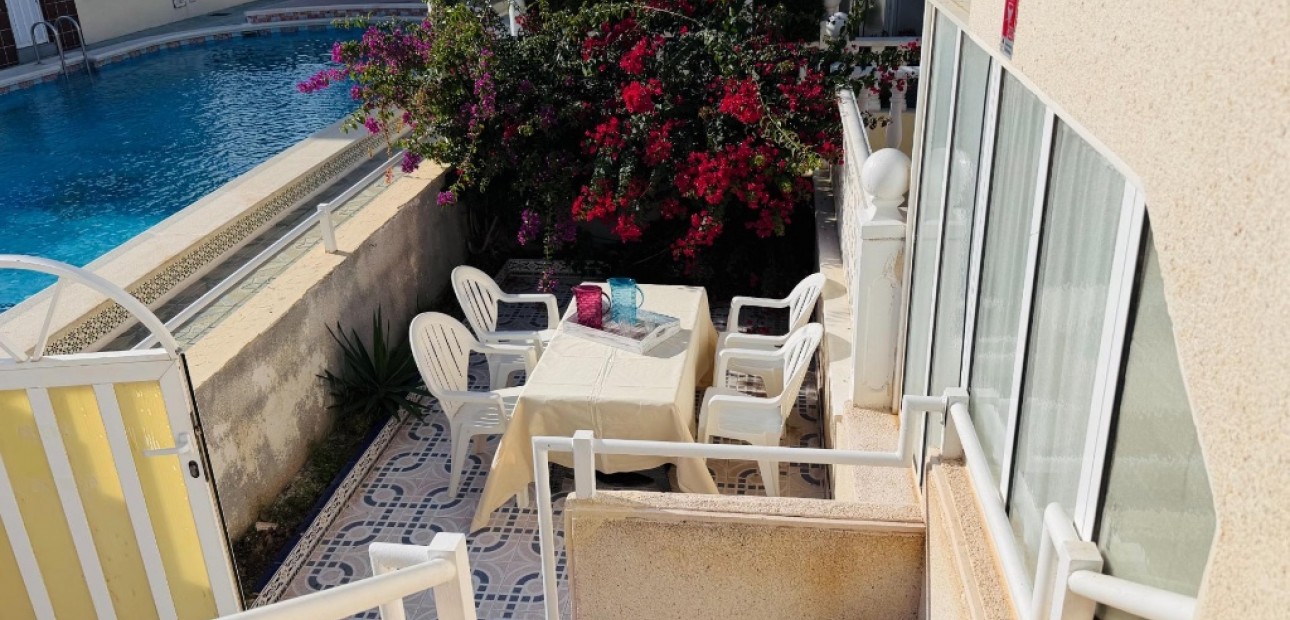 Venta - Apartamento / piso -
Punta Prima