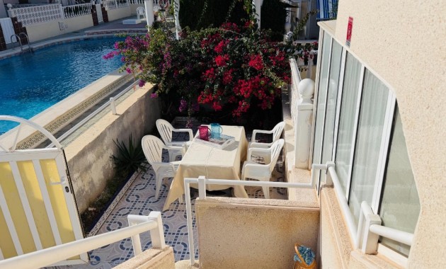 Venta - Apartamento / piso -
Punta Prima