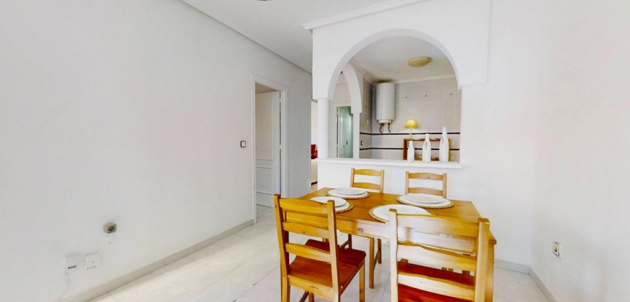 Venta - Apartamento / piso -
Punta Prima