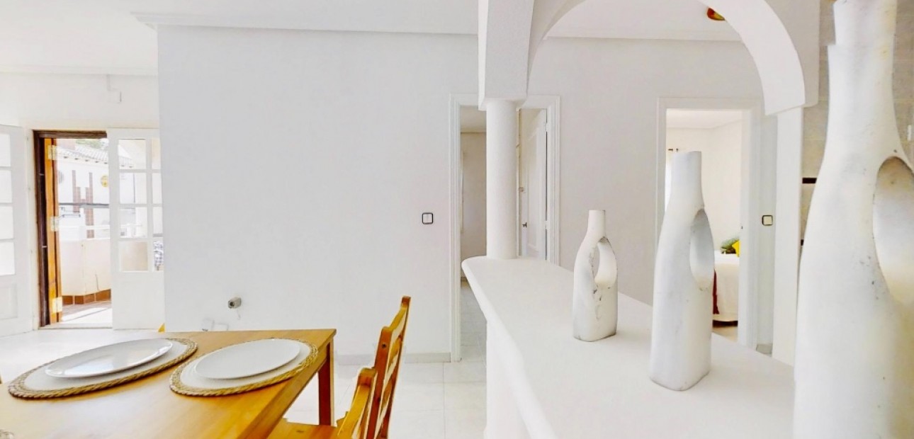 Venta - Apartamento / piso -
Punta Prima