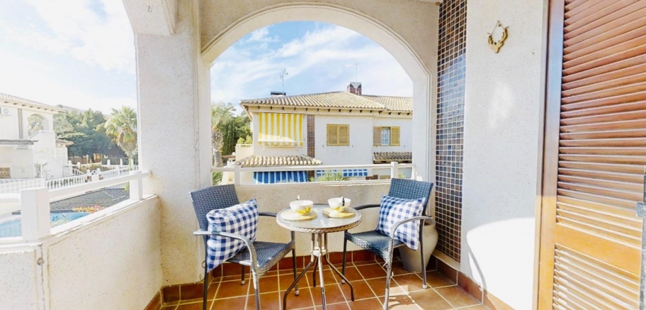 Venta - Apartamento / piso -
Punta Prima