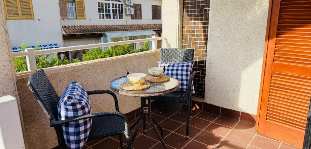 Venta - Apartamento / piso -
Punta Prima