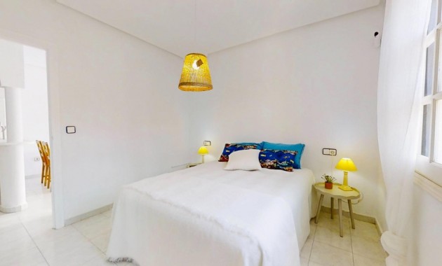 Venta - Apartamento / piso -
Punta Prima