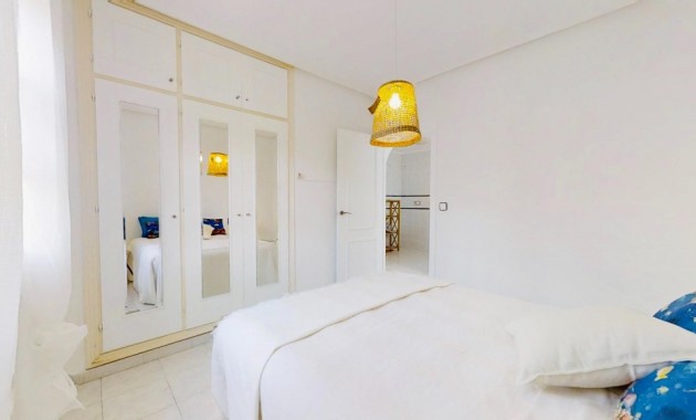 Venta - Apartamento / piso -
Punta Prima