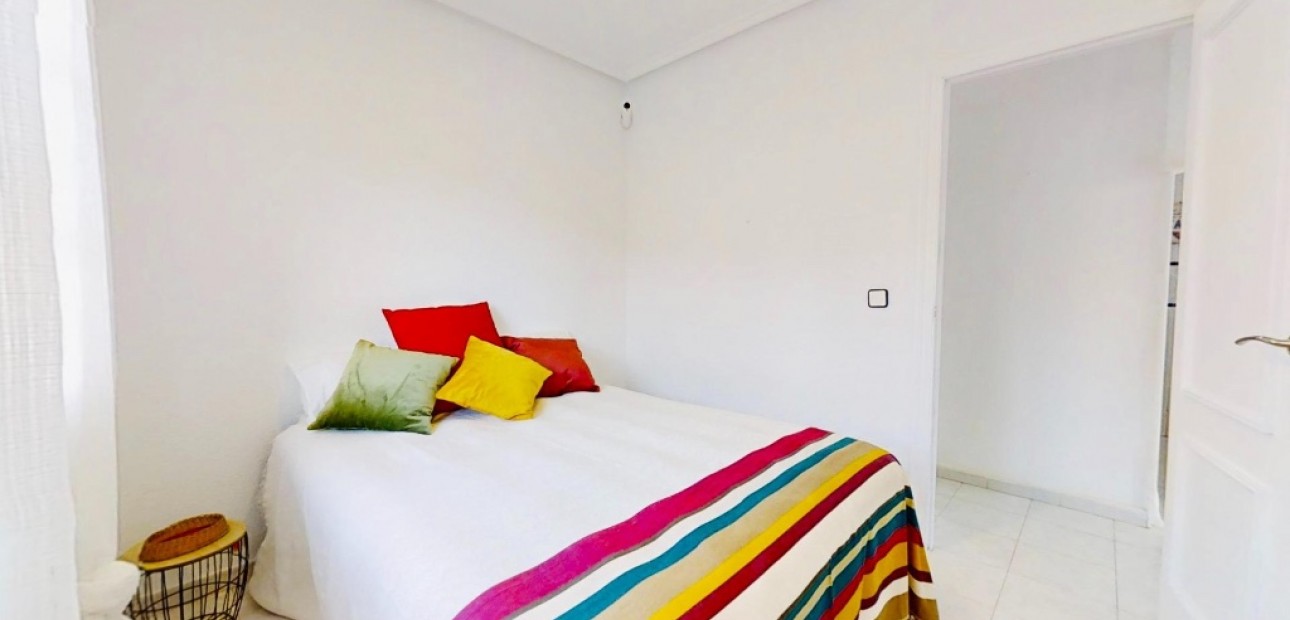 Venta - Apartamento / piso -
Punta Prima