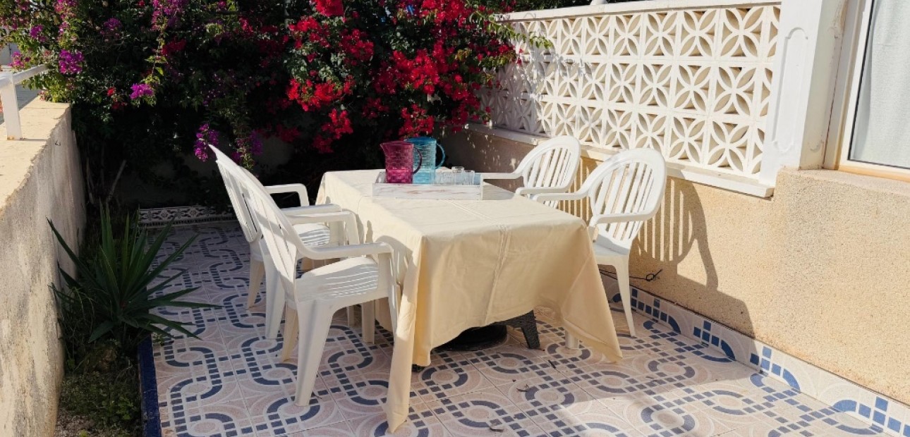 Venta - Apartamento / piso -
Punta Prima