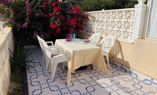 Venta - Apartamento / piso -
Punta Prima