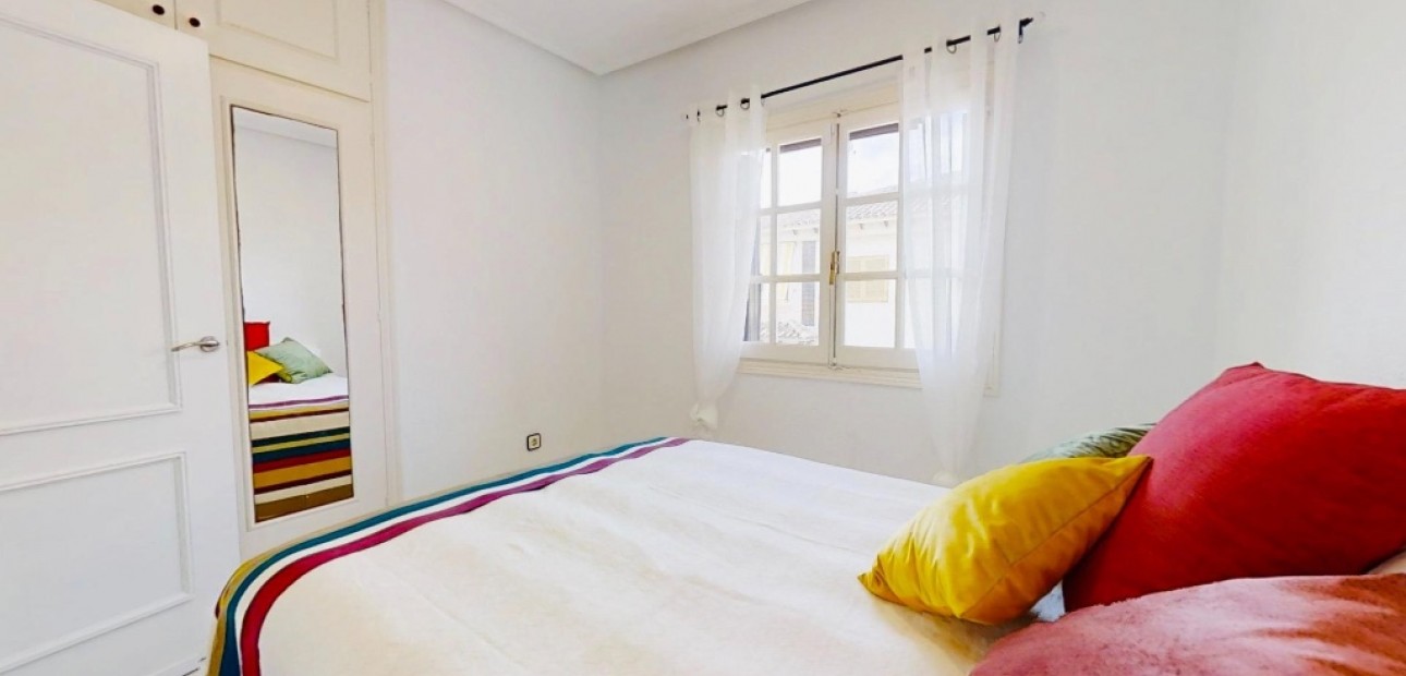 Venta - Apartamento / piso -
Punta Prima