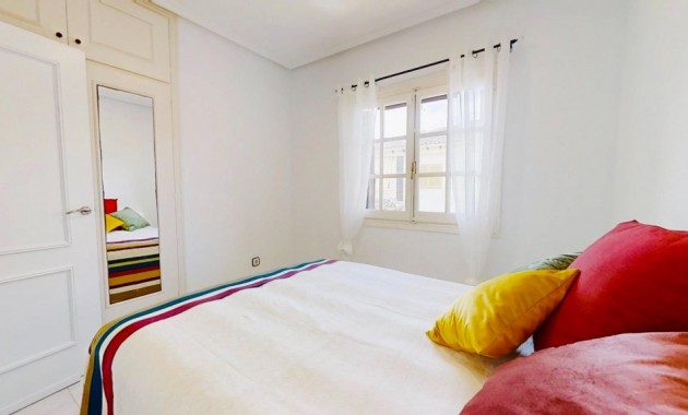 Venta - Apartamento / piso -
Punta Prima