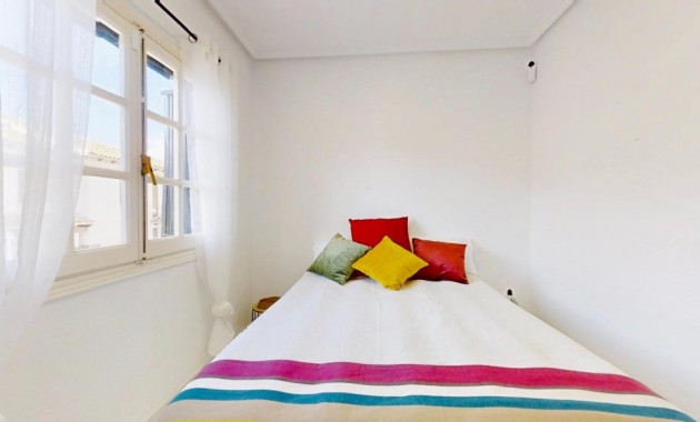 Venta - Apartamento / piso -
Punta Prima