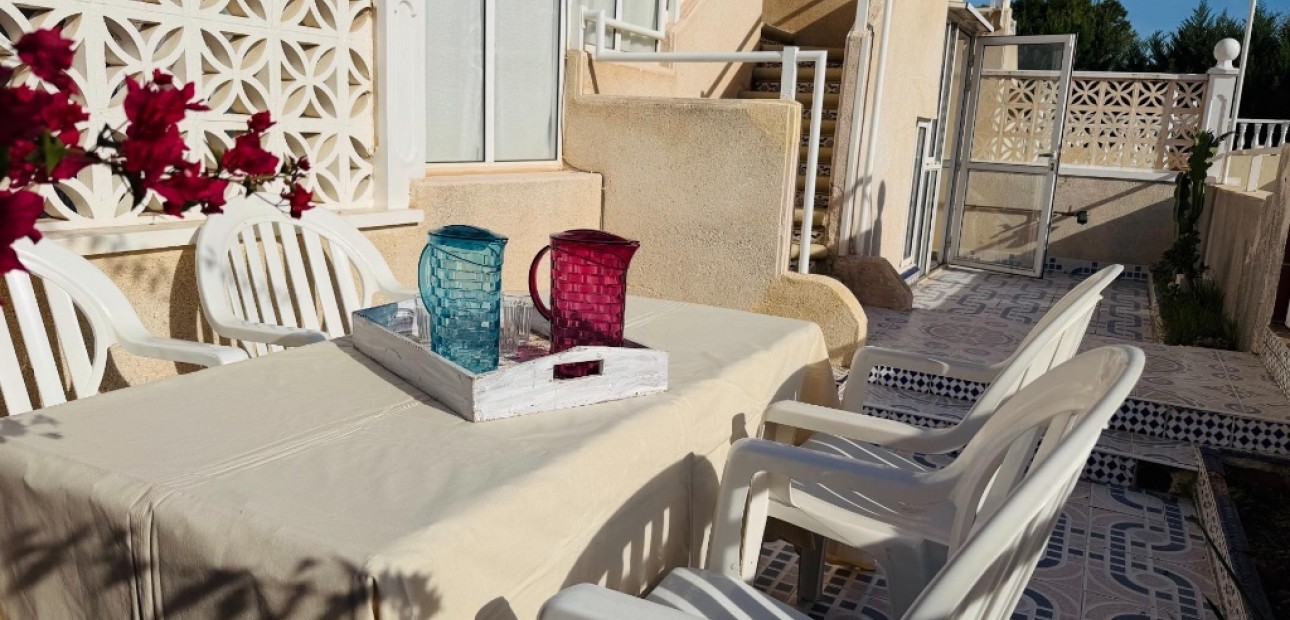 Venta - Apartamento / piso -
Punta Prima