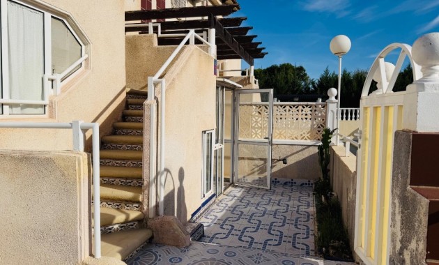 Venta - Apartamento / piso -
Punta Prima