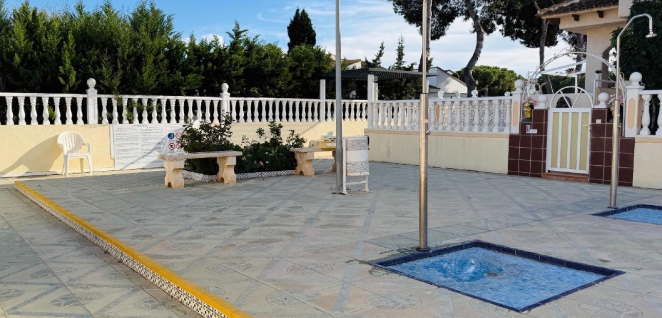 Venta - Apartamento / piso -
Punta Prima