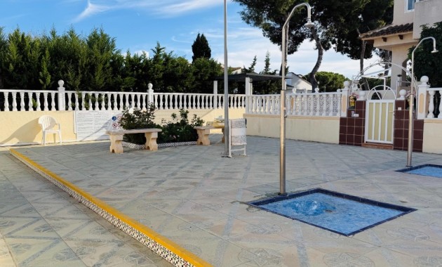 Venta - Apartamento / piso -
Punta Prima