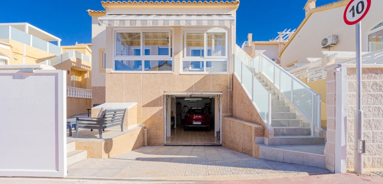 Venta - Villa -
Orihuela Costa - Los Altos