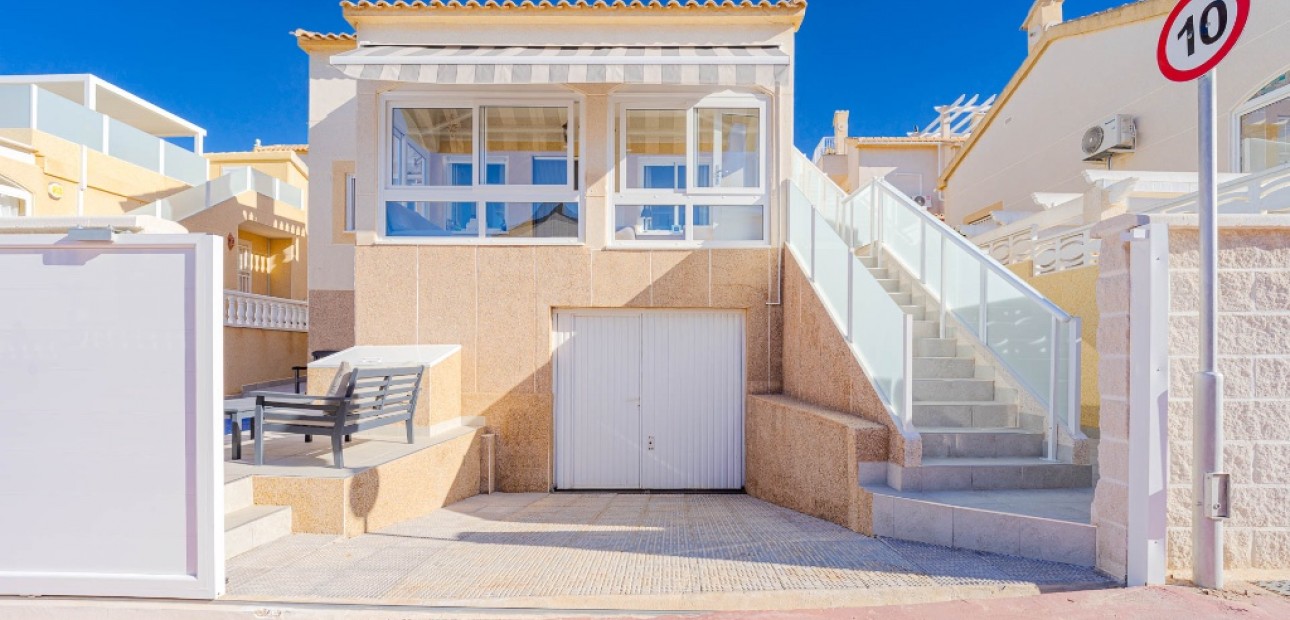 Venta - Villa -
Orihuela Costa - Los Altos