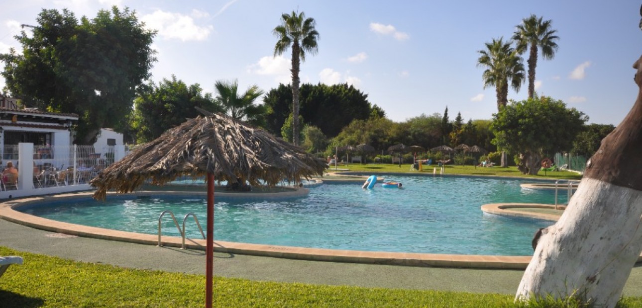 Herverkoop - Appartement / flat -
Torrevieja - Lago jardin