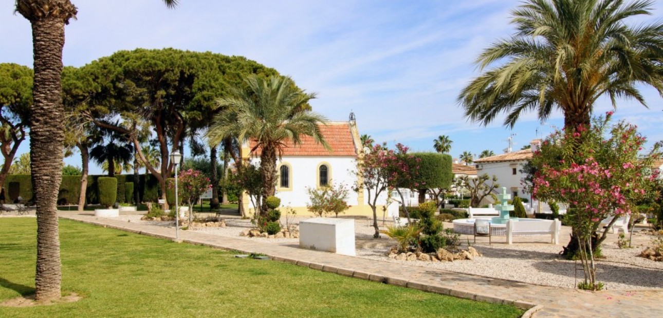 Herverkoop - Appartement / flat -
Torrevieja - Lago jardin