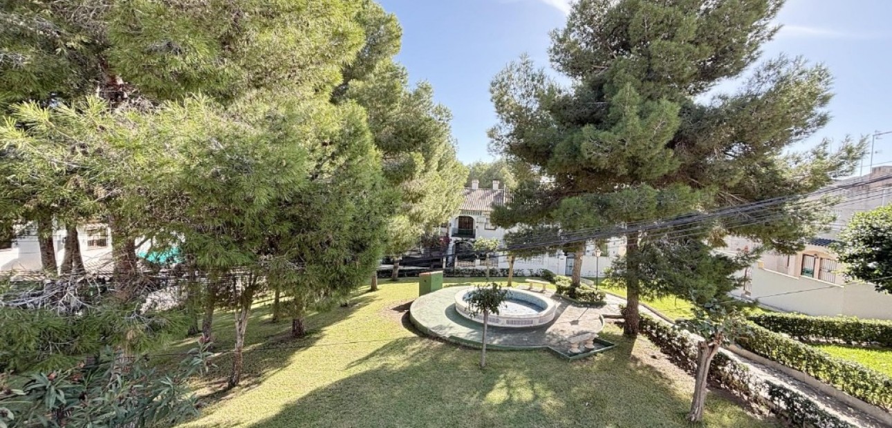 Herverkoop - Appartement / flat -
Torrevieja - Lago jardin