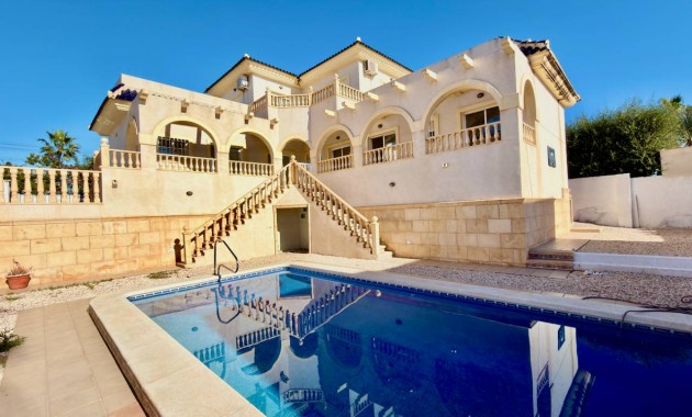 Sale - Villa -
Ciudad Quesada