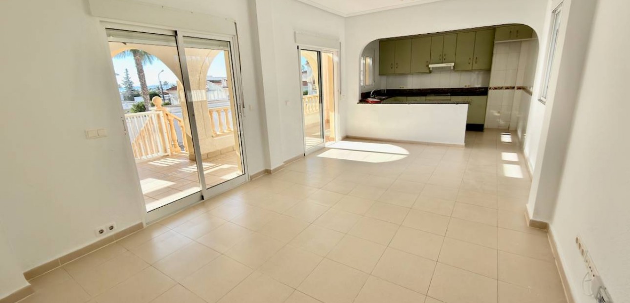 Sale - Villa -
Ciudad Quesada