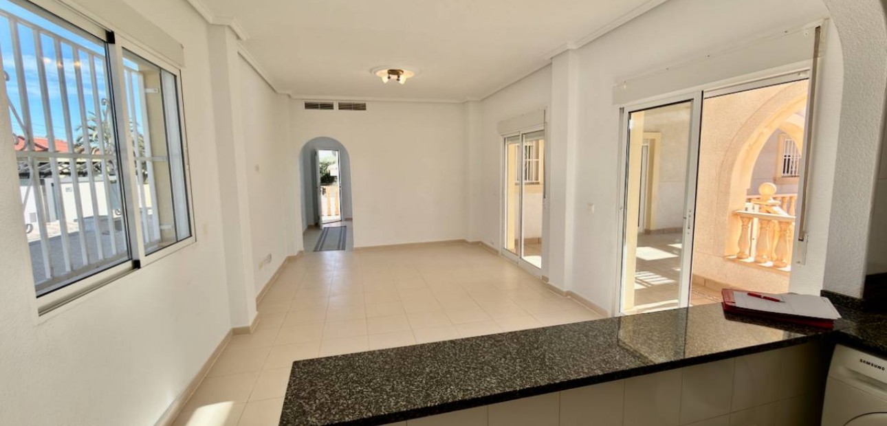 Sale - Villa -
Ciudad Quesada